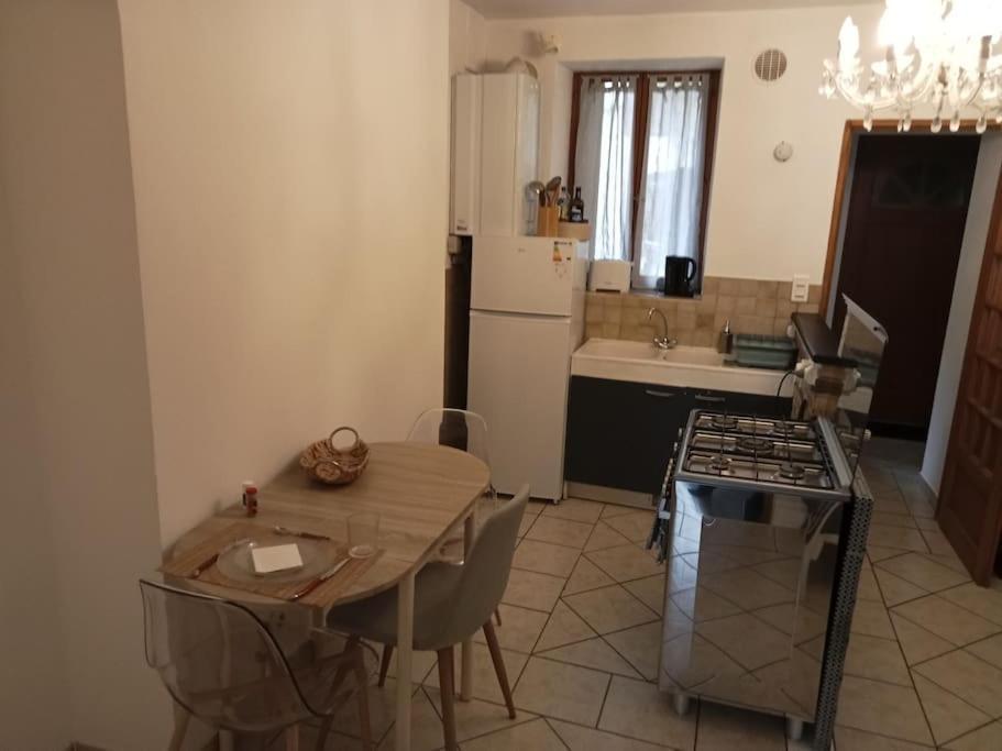 Perle Rare F1 De 43 M Quartier Historique. Apartment Moulins  Bagian luar foto